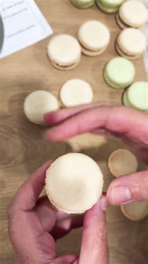 Macarons au café