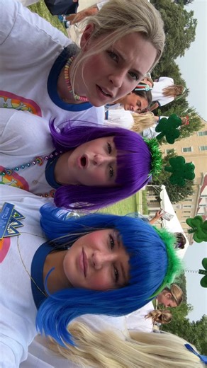 jilli (@jillicarsonnn)’s videos with doyouwearwigs - filmmmv