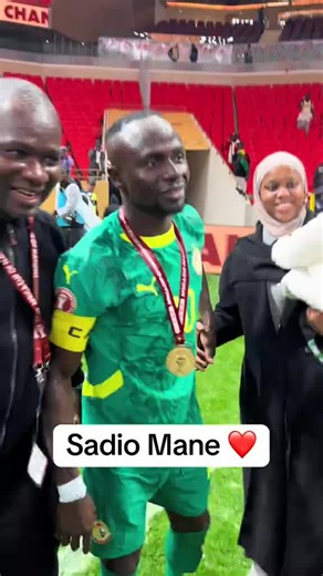 Sadio mané, sa femme et sa fille