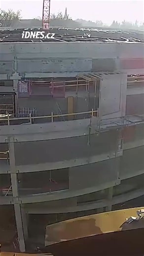 477K views · 4.7K reactions | Dvouletý proces od bourání Horáckého zimního stadionu až po dokončení stavby Horácké Arény v Jihlavě zachycuje minutové časosběrné video, které zveřejnilo město co by investor stavby multifunkční haly za 2,2 miliardy korun. Natáčelo se z budovy vedle stojící Vysoké školy polytechnické Jihlava (VŠPJ).  Město Jihlava | Sport / iDNES.cz | Facebook