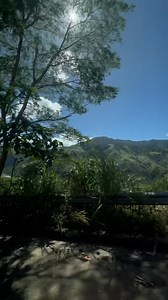 Nakasama natin ang mga kabahagi ng Manobo and Mamanwa IP community at mga opisyales ng Brgy. Puting Bato sa Cabadbaran City. Nakakatuwa dahil sinabi nilang ako rin ang kauna-unahang kandidatong bumisita sa kanilang lugar. Dito ipinahayag natin ang mariin nating pagsuporta na tututukan ang problema ng indigenous peoples (IP) sa CARAGA, partikular na sa kabuhayan, access sa malinis na tubig at isyu ng ancestral domain. Nasaksikan din natin ang ritual o blessing na isinasagawa ng kanilang "baylan".