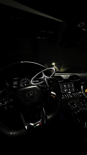 Avrialyx | Luxury & Wealth on Instagram: "Successful people see opportunity in every challenge. They look at problems and find ways to grow, adapt, and win. Normal people see the exact opposite... Excuses, limits, and reasons to quit. That’s the difference between dreamers and achievers. Follow @avrialyx to manifest your dream life! #oldmoney #oldmoneyaesthetic #classy #elegance #timelessstyle #sophistication #luxurylifestyle #refinedliving #heritagestyle #preppyaesthetic #mindset #futurelife #f