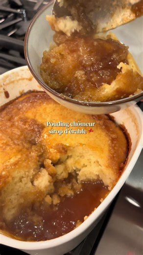 🍁🍁🍁 Recette 👇🏻 Gâteau 1/2 tasse beurre ou margarine 1 tasse sucre 2 œufs 1c. à thé vanille 1 1/2 tasse farine à pâtisserie (Brodiexxx) 3/4 tasse lait Sirop 1 1/2 tasse eau chaude 1/2 tasse sirop d'érable 2 tasses cassonade 1 c. à soupe farine Crémer le beurre, le sucre et les œufs. Ajouter la farine en alternant avec le lait. Verser le sirop sur le gâteau et cuire 1h à 350°F. #quebec #sirop #corningware