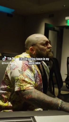 A little booze in your apple juice never hurt nobody 🧃 #newmusic #applejuice #tiktokviral #soulmusic #fypシ