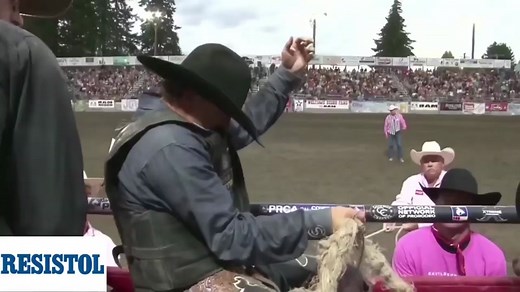 Canadian cowboy Logan Hay wins the Kitsap Stampede! #rodeo #saddlebronc #cowboys #fyp