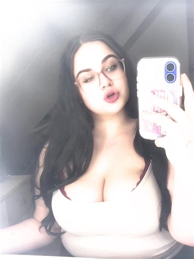 🫂 (@itsbxby.jxnx)’s videos with Originalton - 𝒾𝓊𝓁𝒾𝒶