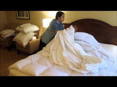 Vancouver Airport Marriott - How to Make the Perfect Bed