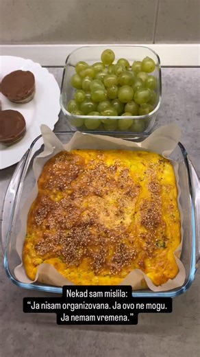 Posto vam se prosli video meal prep ideja za jutro bas dopao, resila sam da snimim jos jedan. Jer istina je da ova mala priprema uvece stvarno moze da promeni kako ce dan da pocne. Nista komplikovano. Samo mala briga unapred koja menja ton celog dana. Ako zelis jos inspiracije za porodicne obroke i decu 12 meseci, javi se. Rado cu da pomognem. 📩✨ | zdravi_recepti_za_bebe