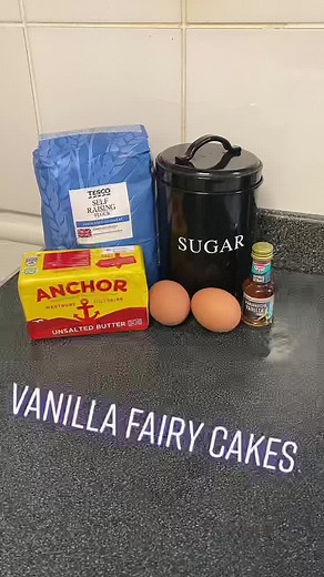 #baketok👩‍🍳 #bakingtiktok #mummabakes #baketok #homebaking #fairycakes #vanillafairycakes #homebake #homemade #bakingmumma #mummabaker #mummabaking #fairycake