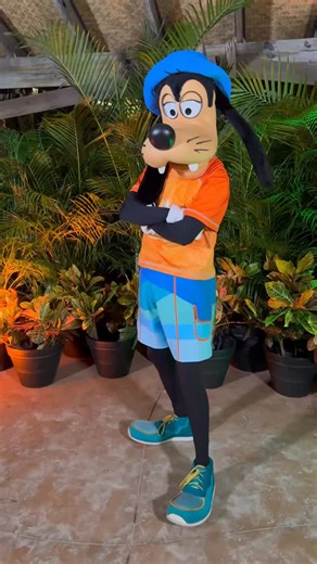 Goofy at Kuzcotopia! #destinationd23 #wdw #goofy | Daps Magic