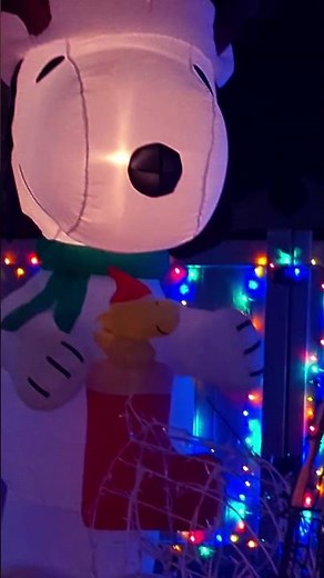 Giant Snoopy Inflatable #snoopyinflatable #snoopy #peanuts #christmasinflatables #inflatable #watch