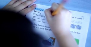 Should you enroll your preschooler to Kumon Philippines? Know more about its benefits! | theAsianparent Philippines