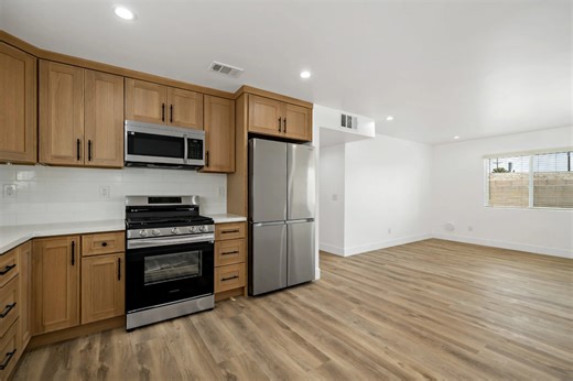 CSULB Looking Housing, Room Rentals, Sublets Roommate, Cal State Long Beach | My sister who attends CSULB is looking for someone to take over her lease of a shared master bedroom with another female CSULB student | Facebook