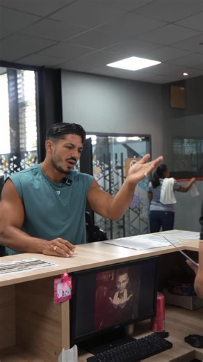 BODYTIME on Instagram: "Qui veut du #matcha les gars ? 🤣 Ou du café latté avec du lait d’avoine ? Ou un green detox ? 💅🏼 Allez non, nous c’est whisky ! 😈 Pour les z’hommes… bon ok, je cherche un peu le problème en ce moment… #humour 🤣 Vous aimez le matcha la miff ? L’abus d’alcool est dangereux pour la santé, à consommer avec modération. Les préventes d’ @programme_apollon 3 et @programme_deesse 3, nos programmes en salle sont ouvertes. Toutes les infos et le lien sont en bio. 😉 Sortie off