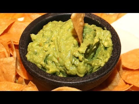 The Easy Hack That Keeps Your Guacamole From Turning Brown