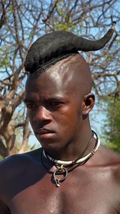 看对面的帅哥。 #Documentary #Africa #PrimitiveTribe #纪录片 #非洲 #原始部落 | 用眼看世界