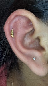 Perforación segura, precisa y 100% profesional 🔥✨ Cada perforación lleva un proceso completo: evaluación, marcaje, técnica estéril y colocación de joyería de titanio grado implante. Tu oreja merece un trabajo bonito, limpio y bien hecho 💎🫶 ¿List@ para tu próxima perforación? 📍 Piercing Room 📲 Agenda por inbox | Piercing Room