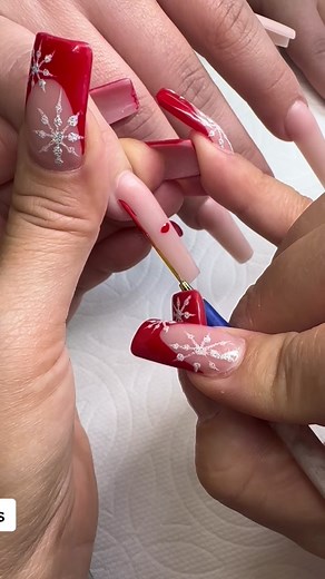Red glamorous nails #nails #longnails #longrednails #burberrynails #nailsoftiktok #nailsoftheday #nailartist #rednails #rednailtips #nailswithrinesthones #nailswithdiamonds #uñasrojas #uñaslargas #uñasrojas♥️ #uñasconpiedras #uñasconpiedreria