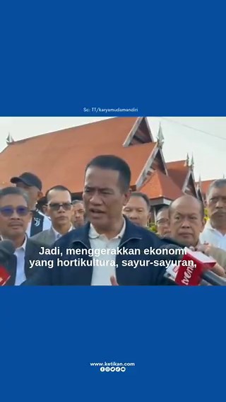 Seorang petani mengaku kesulitan memasok hasil panennya ke dapur program Makan Bergizi Gratis (MBG)...Keluhan itu muncul merespons pernyataan Menteri Pertanian Andi Amran Sulaiman yang menyebut program MBG mampu menggerakkan ekonomi petani kecil di pedesaan...Di lapangan, dia menilai pasokan kebutuhan dapur MBG diduga lebih banyak dikuasai pihak bermodal besar, sehingga hasil panen petani kecil belum terserap optimal...Dia pun meminta pemerintah, khususnya Menteri Pertanian, turun langsung ke la