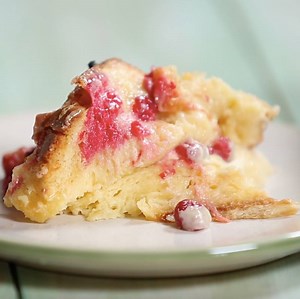 73K views · 1.9K reactions | White choc raspberry bread and butter pudding Full recipe in comments! | Tastemade UK | Facebook