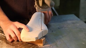 片岡 謙 Ken Kataoka on Instagram: "[Part 4] This video shows the grading work of wooden shoe last by NAKADA Shoe Last. Full version can be found in a link on my profile! Base Last Making: Siroeno Yosui Last Grading: NAKADA Shoe Last @nakadalast #woodworking #woodwork #woodworker #lastmaking #lastmaker #shoelast #woodenlast #shoemaking #shoemaker #woodturning #handcraft #craftsmanship #crafting #woodcrafts #wood #woodmade #靴木型 #木型 #木型製作"