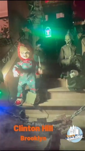 Courtney takes you through the historic neighborhood Clinton Hill, Brooklyn to see how New Yorkers celebrate Halloween. #nyc #Halloween #toursbyfootnyc #toursbyfoot #brooklyn | Tours by Foot - New York City