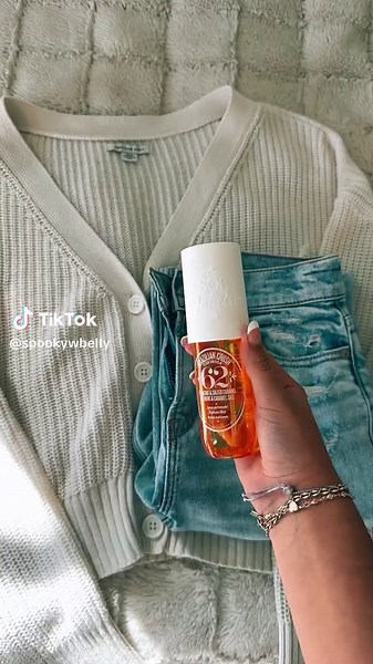 Morning routine!🫶🏼🪩💗 #preppy #preppyaesthetic #preppylifestyle #preppyvideos #preppyday #preppytok #preppydayinthelife #preppygrwm #preppyoutfit #preppyinspo #preppyafternoon #preppychillday #preppyskincare #preppyafternoonroutine #preppyroom #preppymorningvlog #morningroutine #preppyroutine #americaneagle #preppyoutfit #preppyfit
