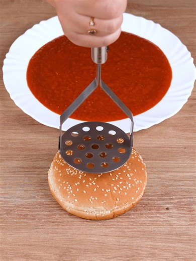 After this genius idea, everyone is making burger like this #cooking #recipe #easyrecipe #quickrecipes #cook #burger #dinner #viral #viralvideo