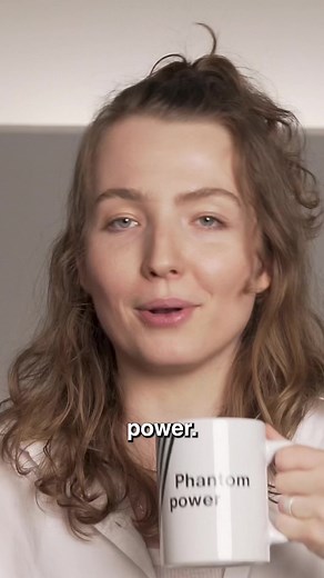 What's the REAL difference between a dynamic and condenser microphone? 🤔 #musicproduction #musicproducers #musictips #musicrecording #musicproducer #homerecordingtips #musicproductiontutorials