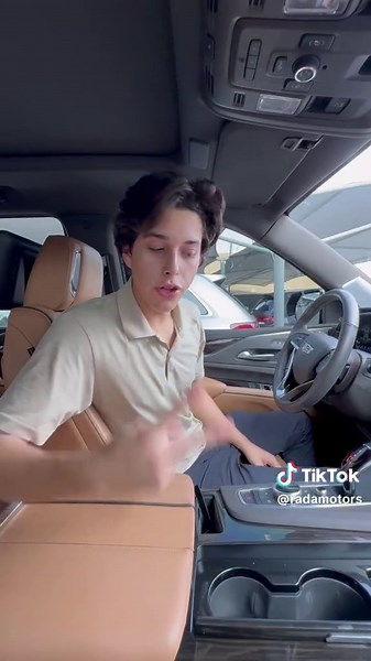 Camionetas de Lujo: Porsche y Cadillac Escalade 2024