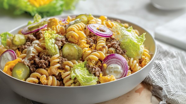 Wenn Burger auf Nudelsalat trifft: So lecker ist der Big-Mac-Pasta-Salat