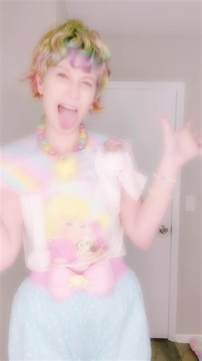 I love making weird faces and noises it scratches that neurodivergent itch yah know? #kawaiifashion #fairykei #ゆめかわ #jfashion