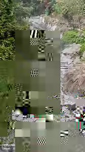 KANLAON ERUPTION AFTERMATH ‼️ WATCH | Nakuhaan sang video ang mabaskog nga pagdaludó sang lahar sa Padudusan Falls sa Brgy. Masulog, Canlaon City kasunod sang phreatic eruption sang Mt. Kanlaon. Suno sa DOST-PHIVOLCS Kanlaon Volcano Observatory, ginpahayag nga nag-ulan sa lugar kag posible nga gin-anud sang tubig ang mga abo kag asupre halin sa bulkan. Matandaan nga adlaw sang Lunes Hunyo 3, 2024 mga alas 6:50 naglupok ang Mt. Kanlaon. 🎥 | Leah Martinez | DYVR RMN ROXAS 657 khz