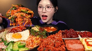 【Eat with Boki | 中字 | 2.9】久违的家常菜 | 石锅拌饭、辣炒猪肉、煎午餐肉、煎蛋卷、嫩豆腐汤，梅子茶和冰寂寞 | 祝大家不做饿梦