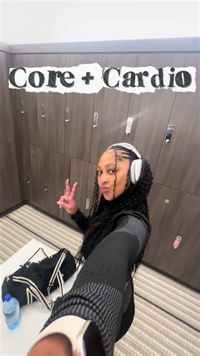 Core Cardio = my fav combo 🥵 Back to moving my body and building strength! This one had my heart rate UP and my abs burning 🥵 Saving this for days I want efficiency results! THE WORKOUT 🏋🏽‍♀️ Core (decline bench - weighted): ✔️sit ups ✔️russian twists ✔️crunches 3x10 each exercise Cardio (treadmill - 20 minutes): 🥵start at an incline of 6 and a speed of 2 🥵increase the incline by 2 and the speed by 0.5 every 5 minutes! #treadmillworkout #coreworkouts #gymtok #coreworkouts