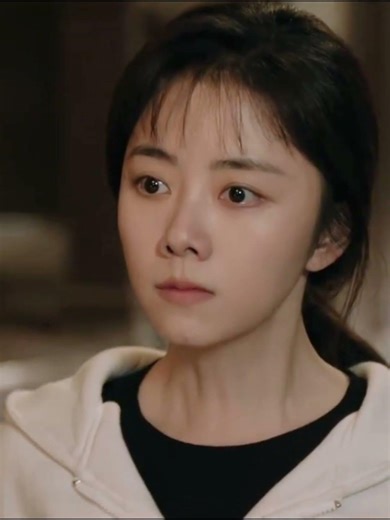 Dad actually hugged another woman.😬 | 我的山与海 My Destiny | 谭松韵 / 董晴 / 奚望 | 年代 情感 | 优酷 YOUKU