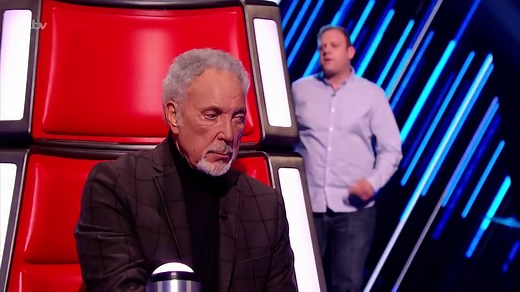 Jason Jones performs Pillowtalk: Blind Auditions 1 | The Voice UK 2017