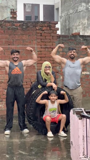 Family Ke Sath kiya fitness Workout🏋️‍♀️ #youtubeshorts #shotsvideo #shotrs ￼