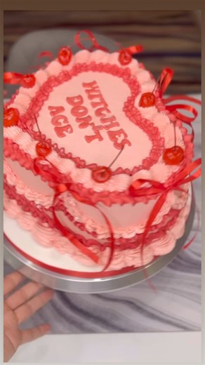 Orsi’s Kitchen on Instagram: "Love this cake! ❤️🩷❤️🩷 Heart shaped lambeth cakes are still popular in 2026! There are endless of variations ! 😍 #heartcakes #buttercream #withcesdontage #birthdaycake #bespokecakes"