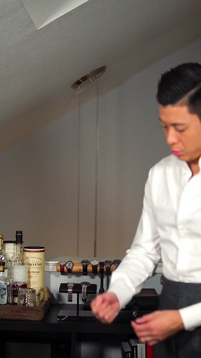 Do you know why some dress shirts have two buttons on the cuff? I have a feeling most think it’s a spare but here’s the real reason why. Did you know about this? 🤔 DC: @Cuffington | Men’s Style #styletips #fashionguide #styleguide #didyouknow #menswear #classicmenswear #mensfashion #mensstyle