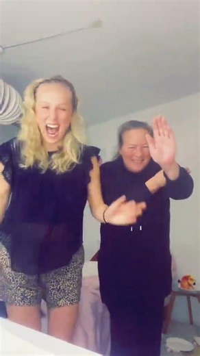 Motter ee tilbage på tokken (toppen) #motter #fyp #foryou... #Shorts #mariemacho