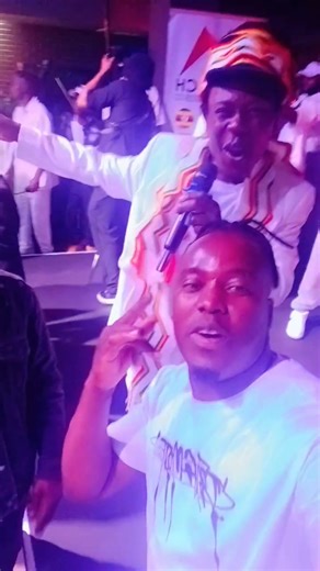 Take it easy brothers & sisters are having fun 😁 😂 😀 😘 💕 ✨️🎊🎶🎼🔊🎵 | Kingston Peter