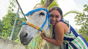 La famosa india María Catracha ya tiene a su burro Filemon 🐴 | Oscar López HN