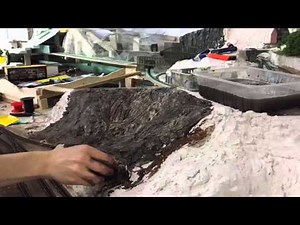 Landschaftsbau Modelleisenbahn Kolorierung eines Berges