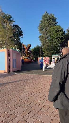 A Magical Day with Genie at Disneyland Paris Parade