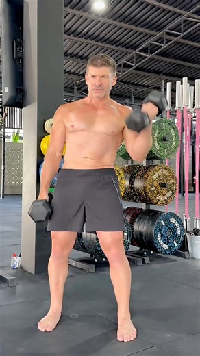 Unlock 3x faster bicep growth in 7 days flat. Bicep curls that flex fierce for coach #CoachStuds #DaddyMuscle #GayWorkout #GayDaddyGains #CoachFlex | Matt Urban