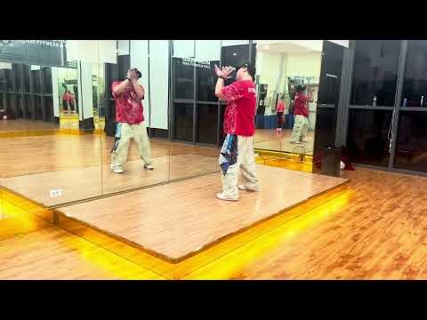 Back-turning dance to the song "Oh, Tet" | Choreographed by Duy Bao