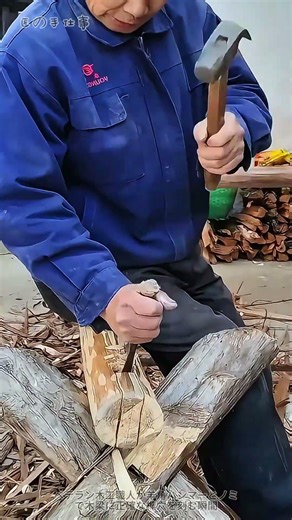 職人の一撃🔨榫穴彫り神業！Mortise Mastery #大工 #木工 #職人技 #Woodworking #Shorts