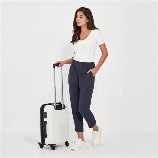 Introducing Spring '25: Where Detail Meets Design Celebrate the season with Verge’s new Spring collection, crafted for women who value quality, style, and sophistication. Featuring exclusive prints, premium fabrics, and timeless silhouettes with a modern twist. | VERGE