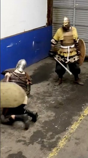 2018 - Throwing the VIOLATOR. Fighting right handed #sca #heavyfighting #fightpractice
